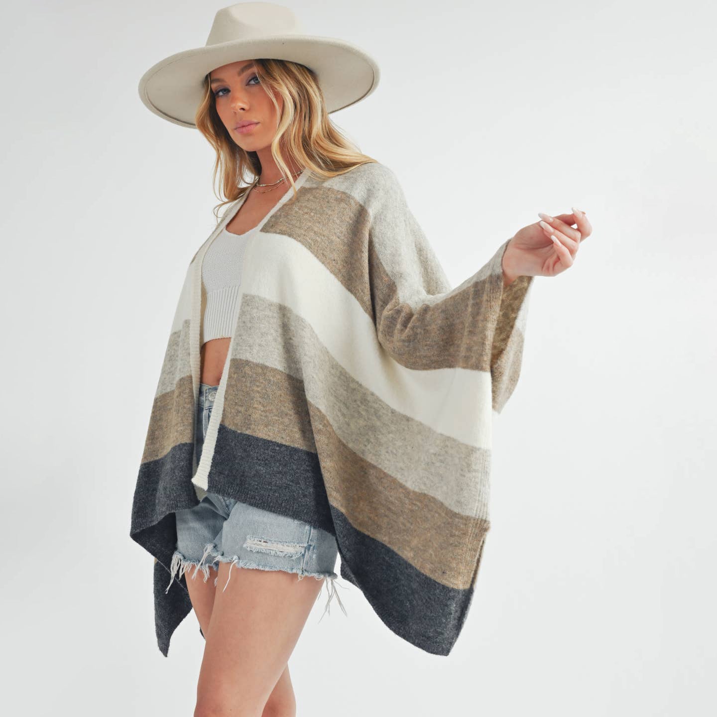 Zuri Poncho Cardi